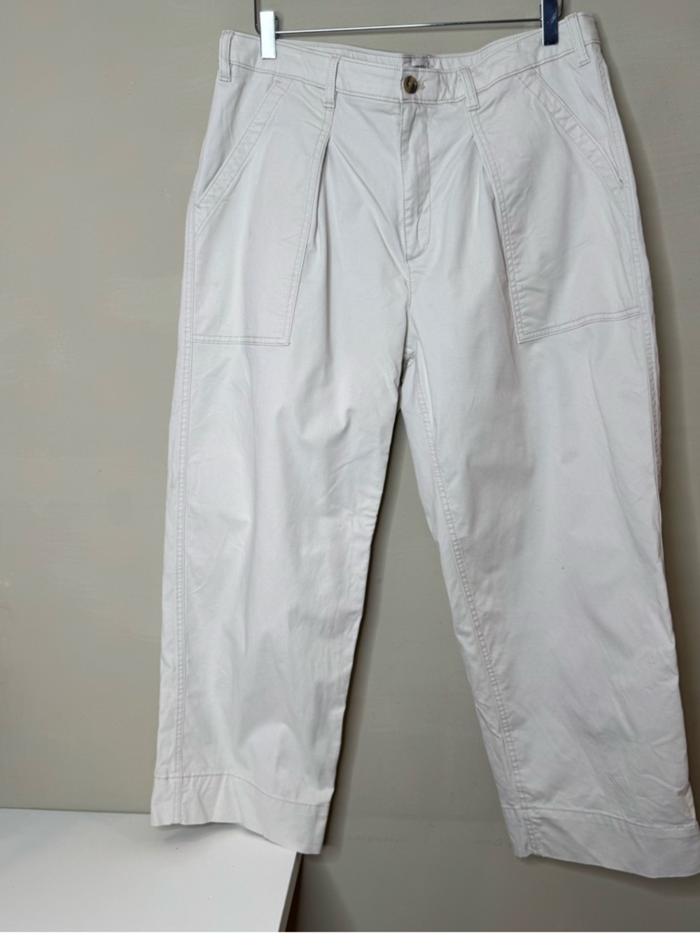 Banana Republic White Authentic Chino Pants Size 14 Cropped Stretch - Picture 2 of 11